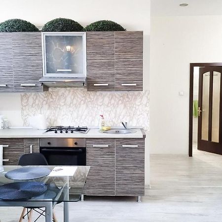 Simi Central Apartment 오라데아 외부 사진