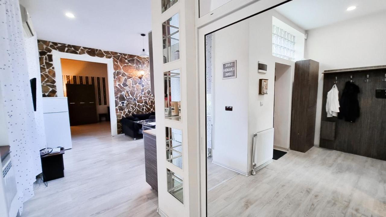 Simi Central Apartment 오라데아 외부 사진