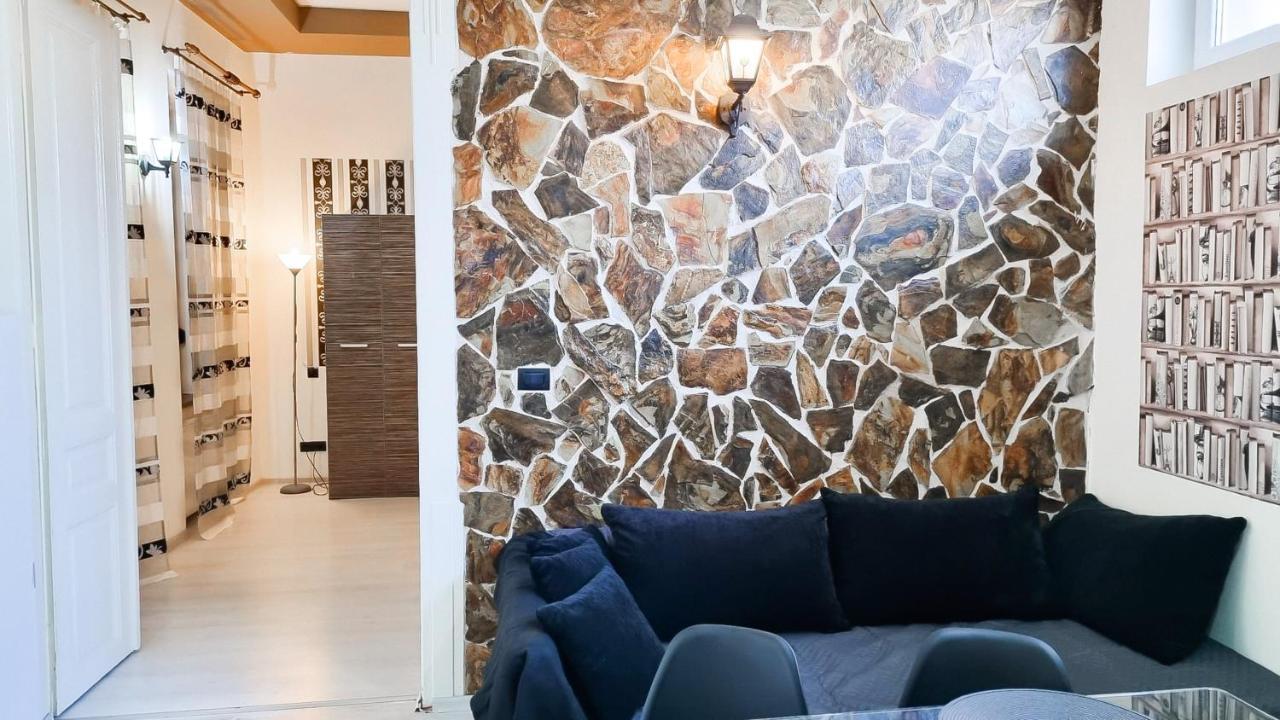 Simi Central Apartment 오라데아 외부 사진